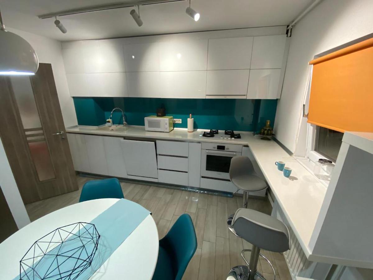 Beautiful Modern Apartment Craiova Bagian luar foto