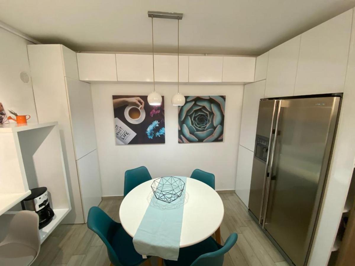 Beautiful Modern Apartment Craiova Bagian luar foto