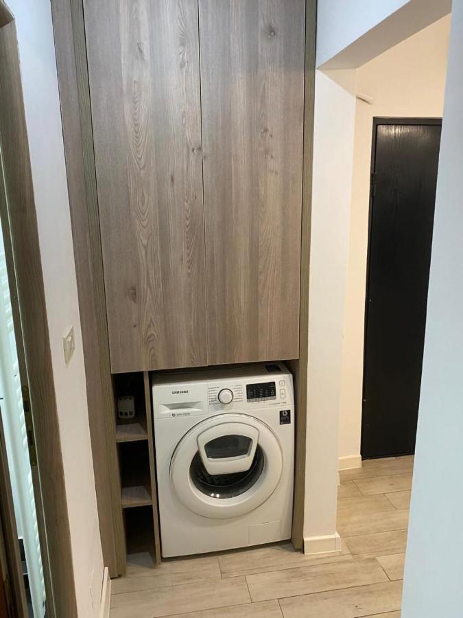 Beautiful Modern Apartment Craiova Bagian luar foto